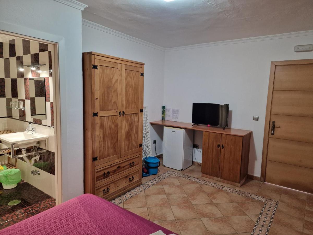 Habitaciones Miramar Bolonia Luaran gambar
